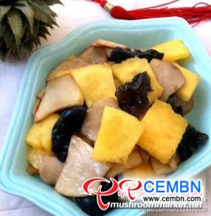 Entertaining recipe: Fried King oyster mushroom with pineapple and Black fungus