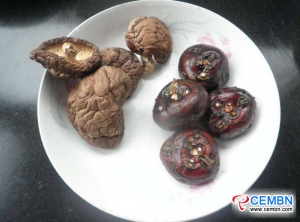 Shiitake soup with water chestnut
